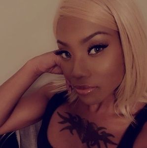 Meet your Posher, Crystal